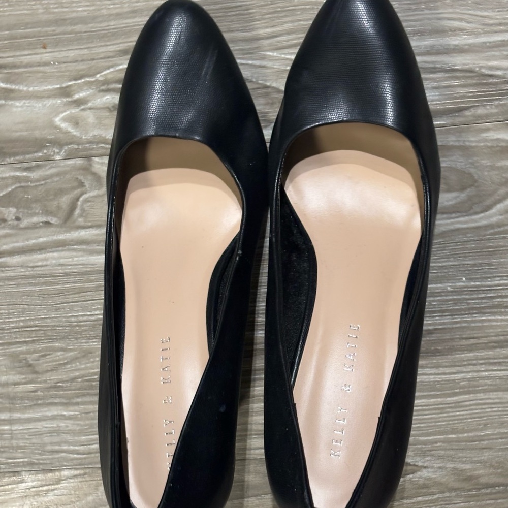 Kelly & Katie Elegant Black Heels - Picture 2 of 6